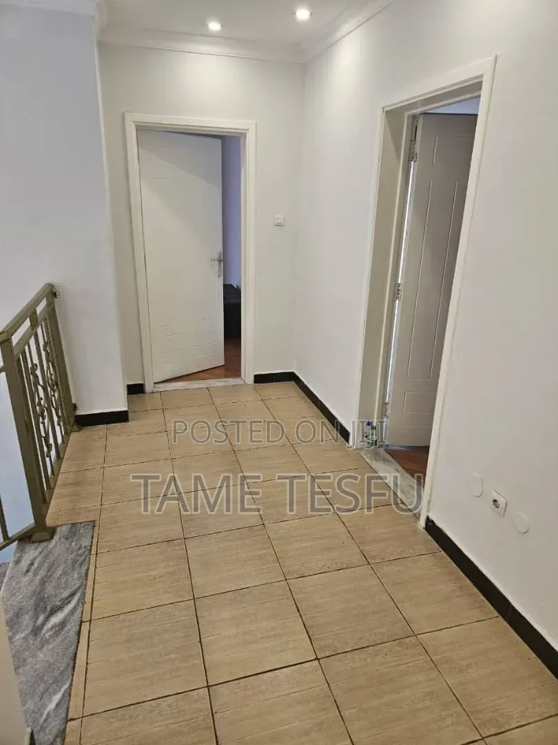 Furnished 3bdrm Villa in ፍጋ, Bole for sale