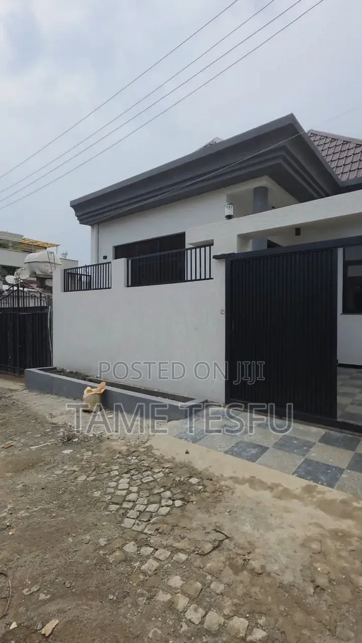 Furnished 3bdrm Villa in ሀያት, Bole for sale