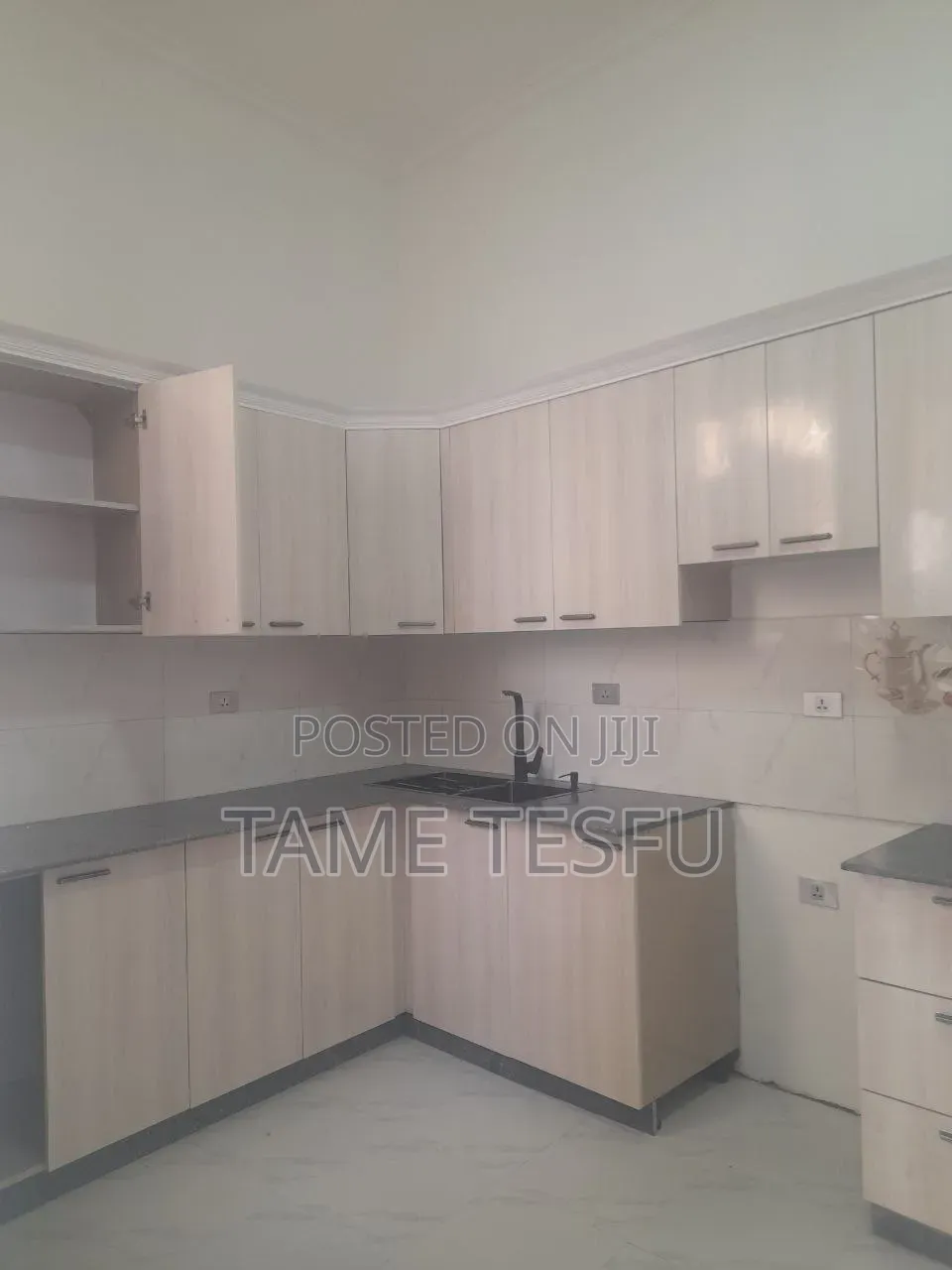 Furnished 4bdrm Villa in ጎሮ, Bole for sale