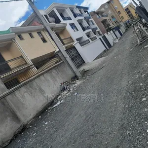 1bdrm House in ሀያት, Bole for sale