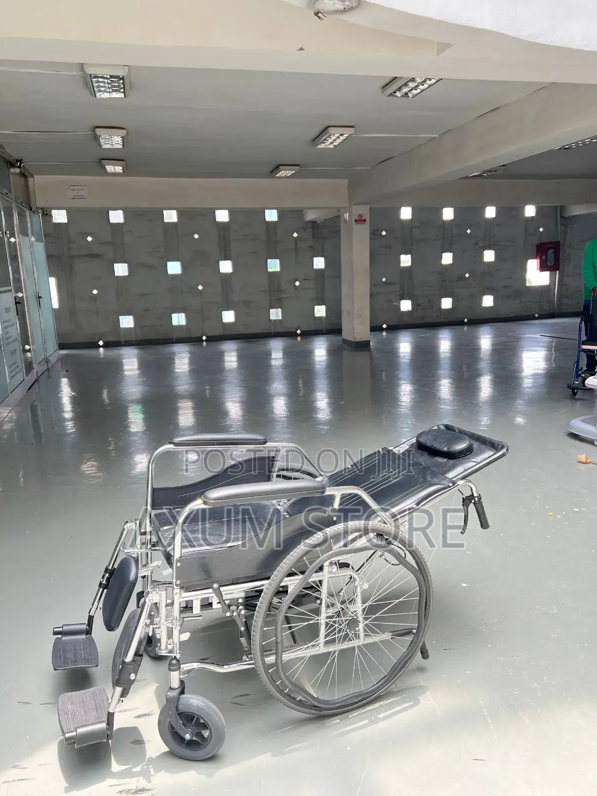ጠንካራና ምቹ ዊልቸር — Strong Comfortable Wheelchair