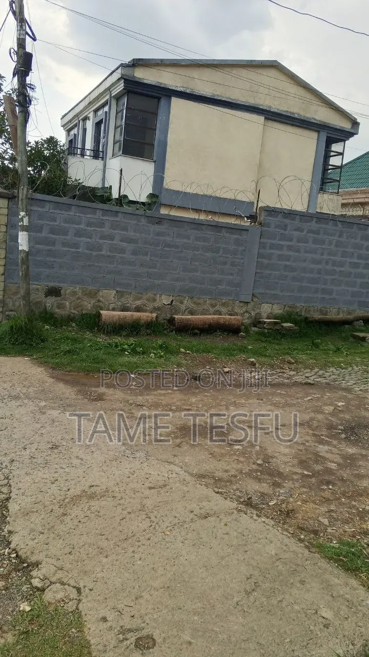 Furnished 6bdrm House in Cmc, Yeka for sale