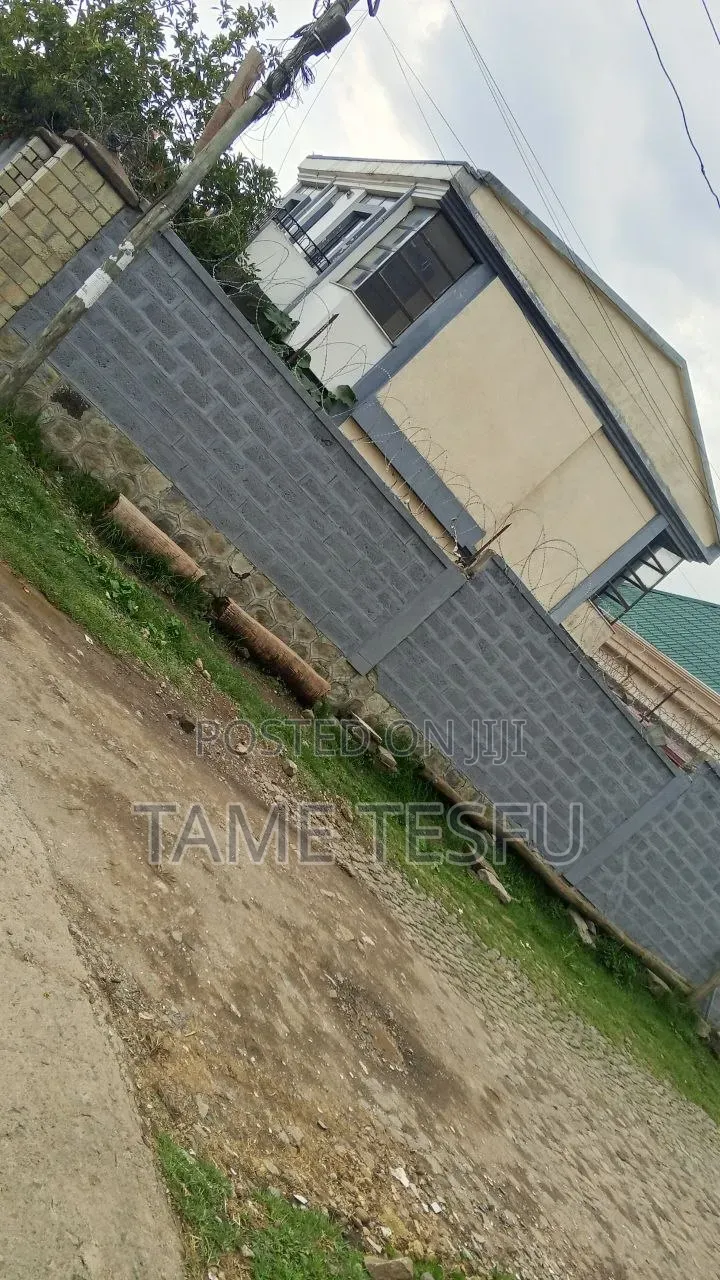 Furnished 6bdrm House in Cmc, Yeka for sale