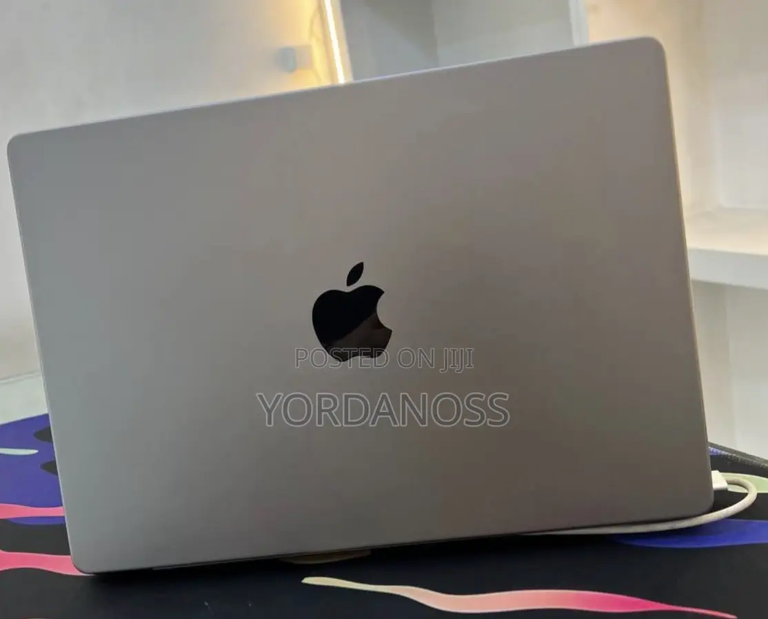 New Laptop Apple MacBook Pro 2023 M3 Pro 16GB Apple M3 SSD 512GB