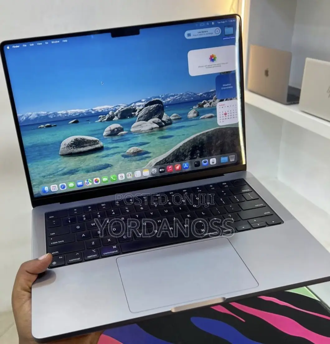 New Laptop Apple MacBook Pro 2023 M3 Pro 16GB Apple M3 SSD 512GB