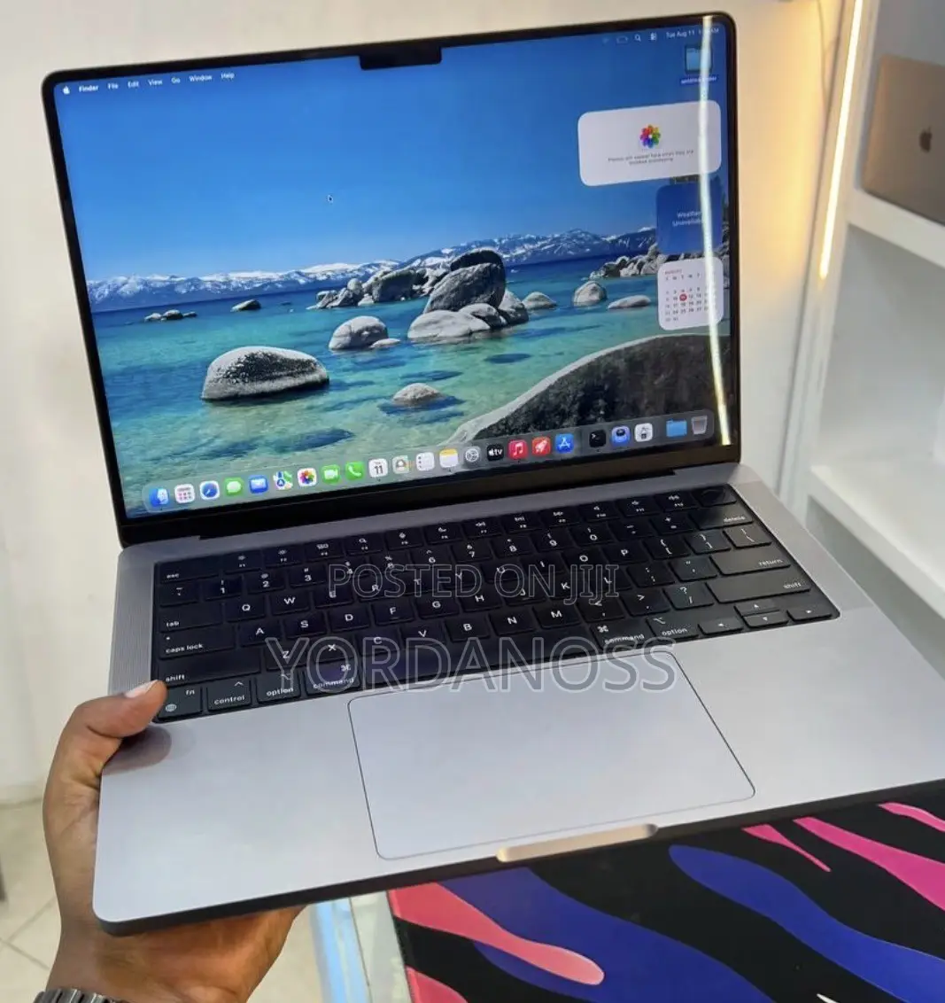 New Laptop Apple MacBook Pro 2023 M3 Pro 16GB Apple M3 SSD 512GB