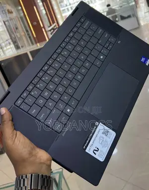 New Laptop HP OmniBook X Flip 16" 16GB Intel Core Ultra 7 SSD 1T