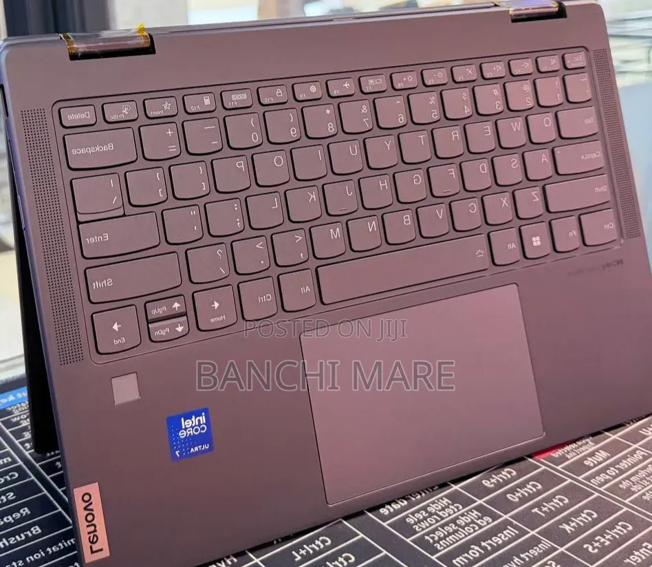 New Laptop Lenovo Yoga 7i 16GB Intel Core Ultra 7 SSD 512GB