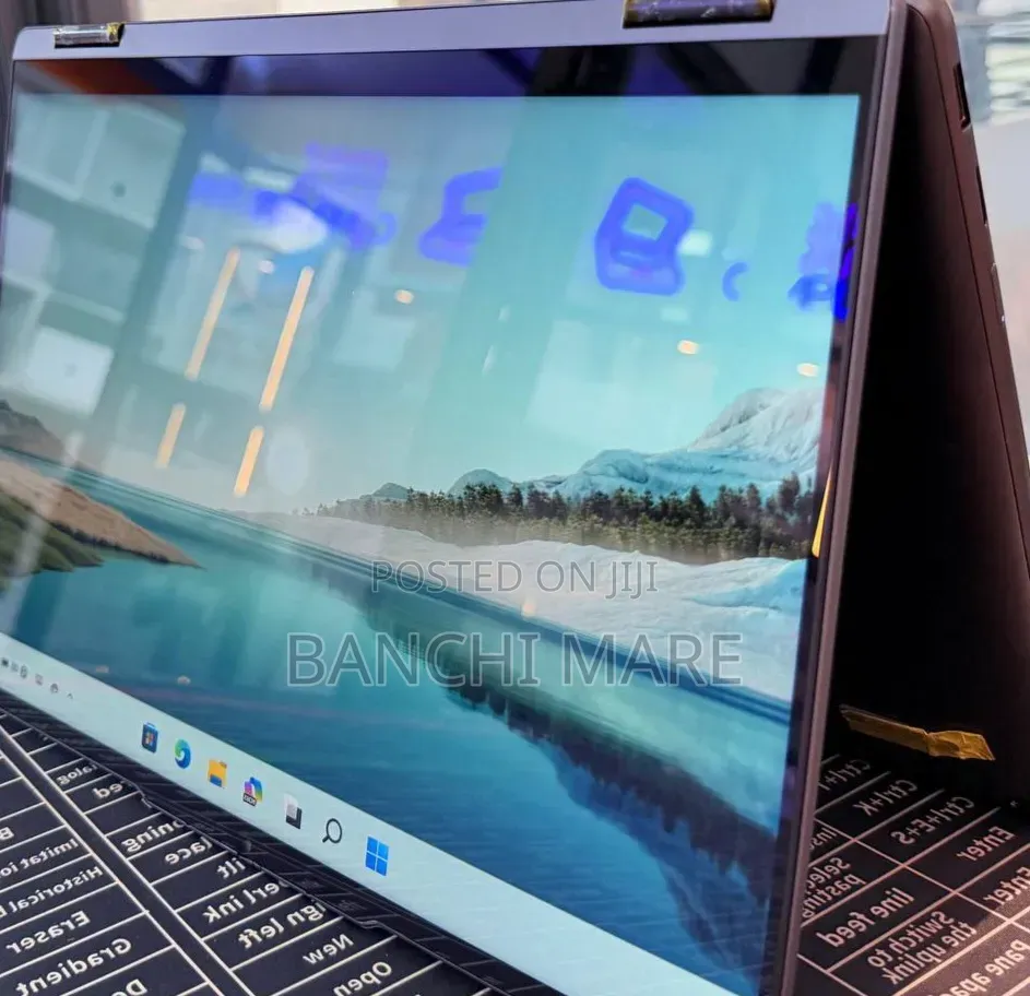 New Laptop Lenovo Yoga 7i 16GB Intel Core Ultra 7 SSD 512GB