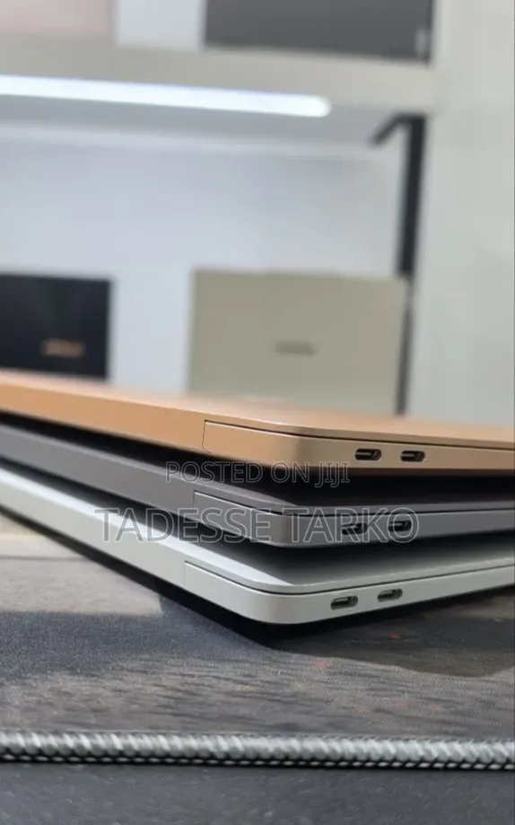 New Laptop Apple MacBook Air 2020 M1 8GB Apple M1 SSD 256GB