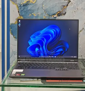 New Laptop Lenovo 16GB AMD Ryzen 7 SSD 512GB