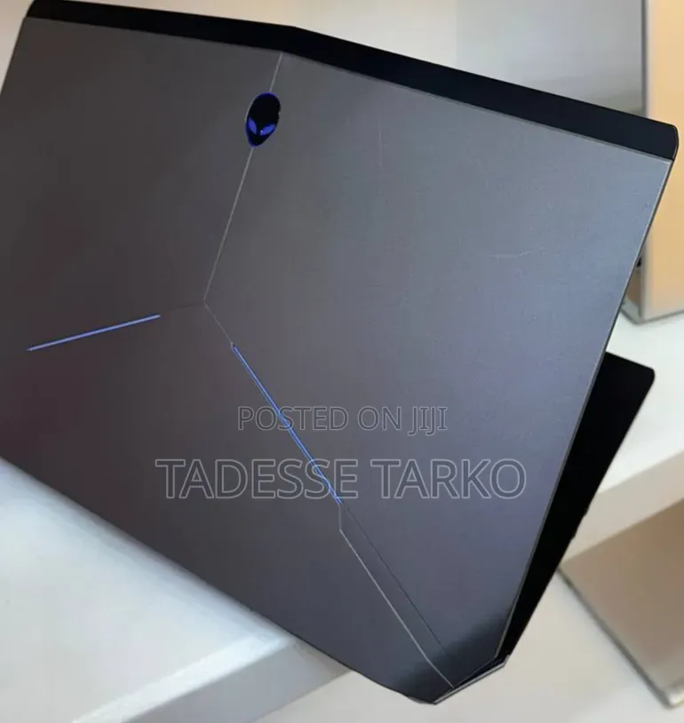 New Laptop Alienware M17x R2 16GB Intel Core i7 HDD 500GB