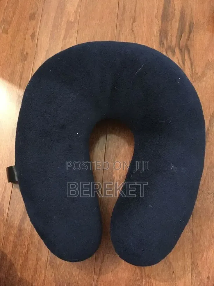 Neck Pillow (ትርቨል Pillow)