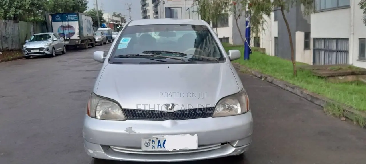 Toyota Platz 2001 Silver