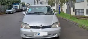 Toyota Platz 2001 Silver