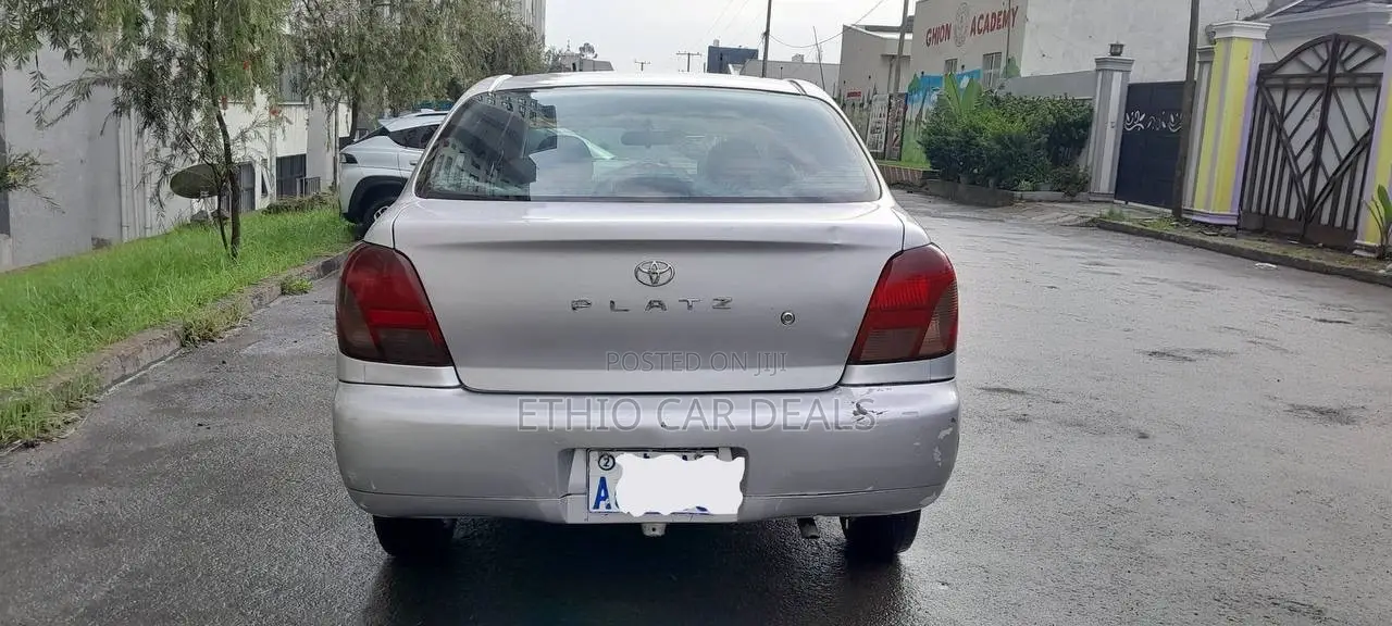 Toyota Platz 2001 Silver