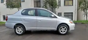 Toyota Platz 2001 Silver
