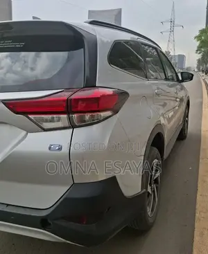 Toyota Rush 2022 Silver
