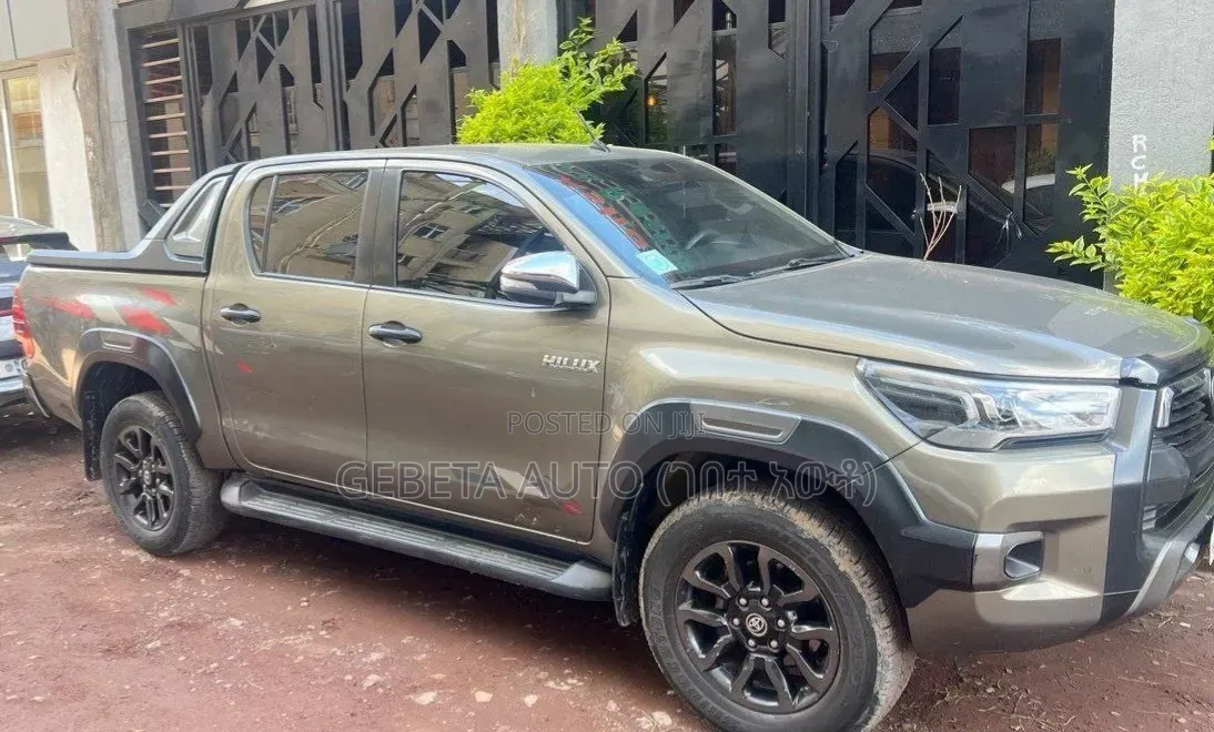 Toyota Hilux Revo Double Cab Deisel 2.8 AWD 2021