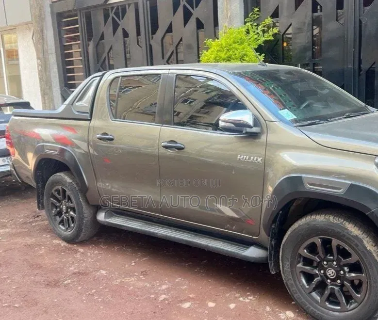 Toyota Hilux Revo Double Cab Deisel 2.8 AWD 2021