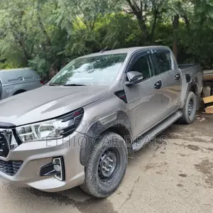Toyota Hilux 2019 Gray