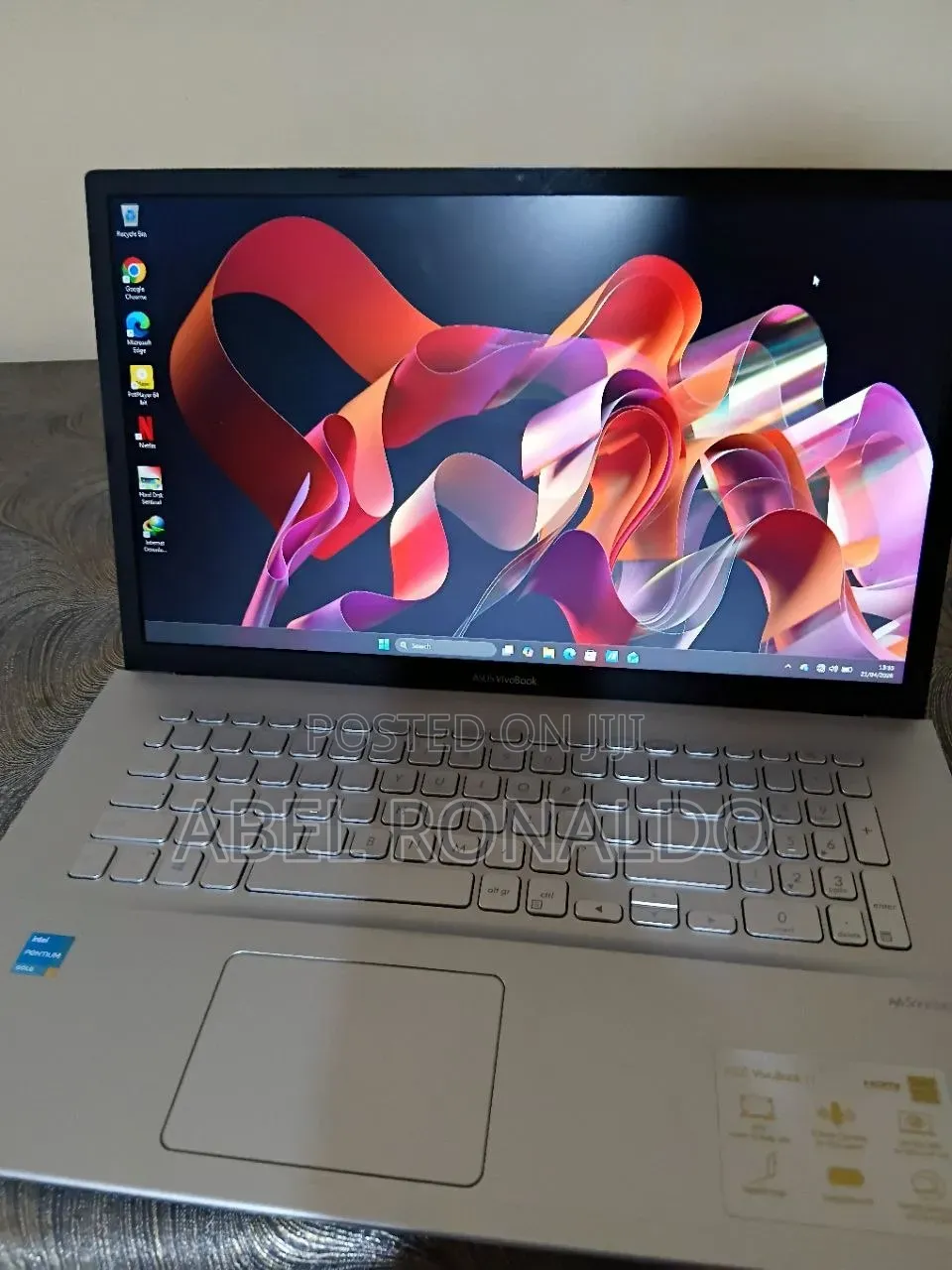 Laptop Asus Vivobook 17 8GB Intel Pentium SSD 256GB