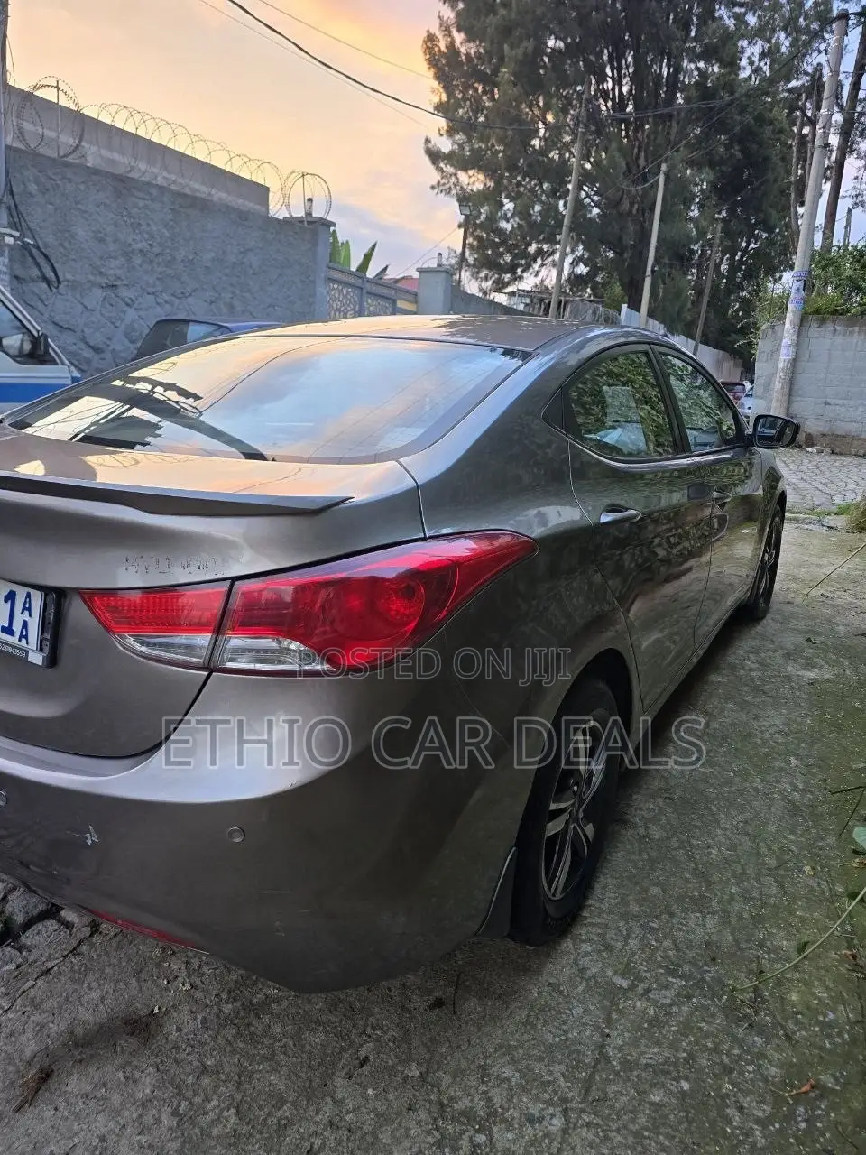 Hyundai Elantra 2011 Brown