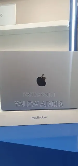 New Laptop Apple MacBook Air 2025 M4 16GB Apple M4 SSD 512GB