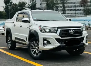 Toyota Hilux 2019 White