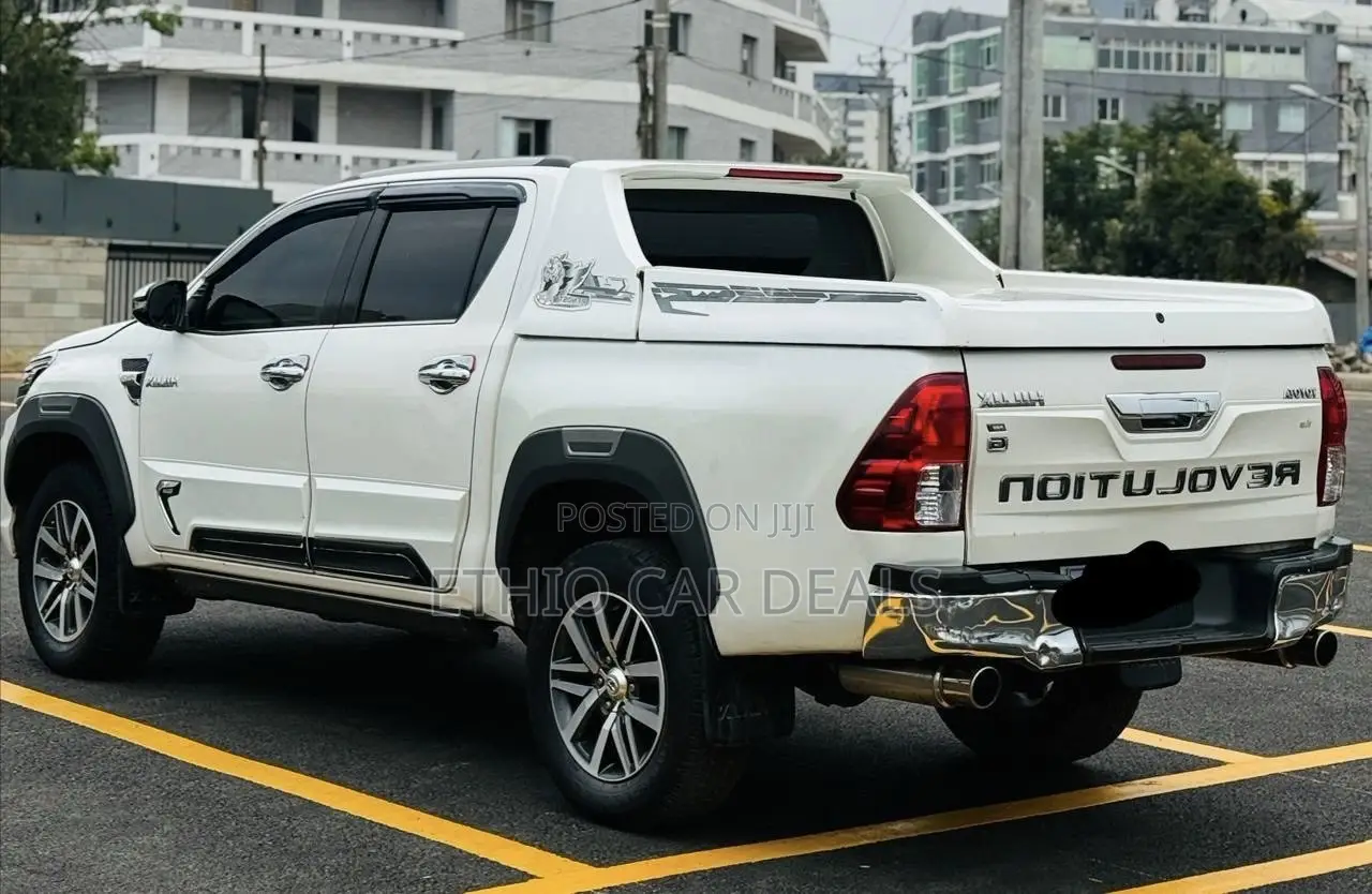 Toyota Hilux 2019 White