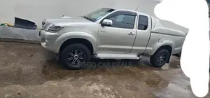 Toyota Hilux 2013 Silver