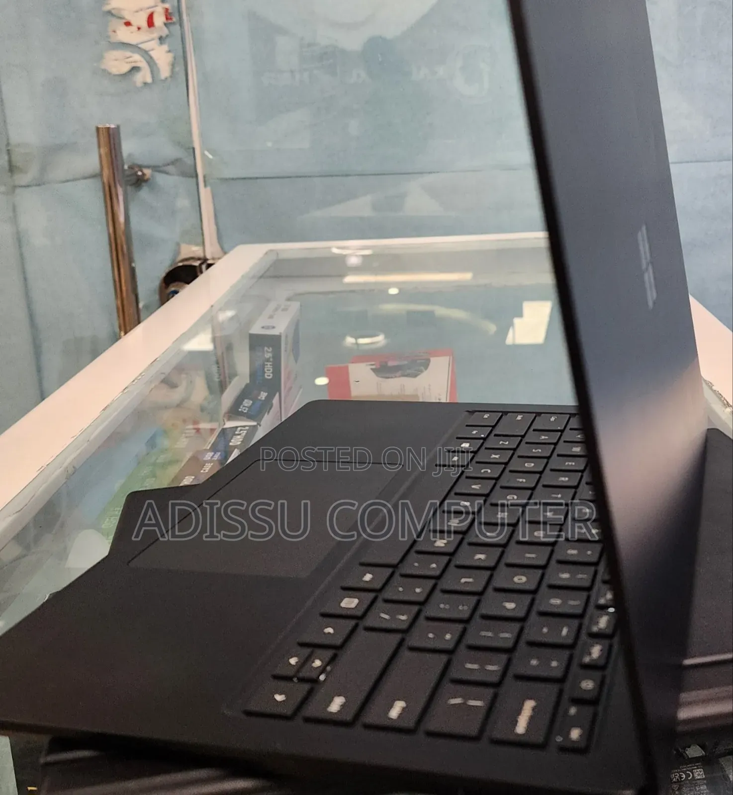 New Laptop 8GB Intel Core i5 SSD 256GB