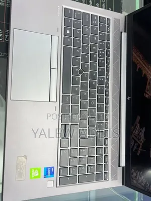 New Laptop HP ZBook Firefly G8 16GB Intel Core i7 SSD 512GB
