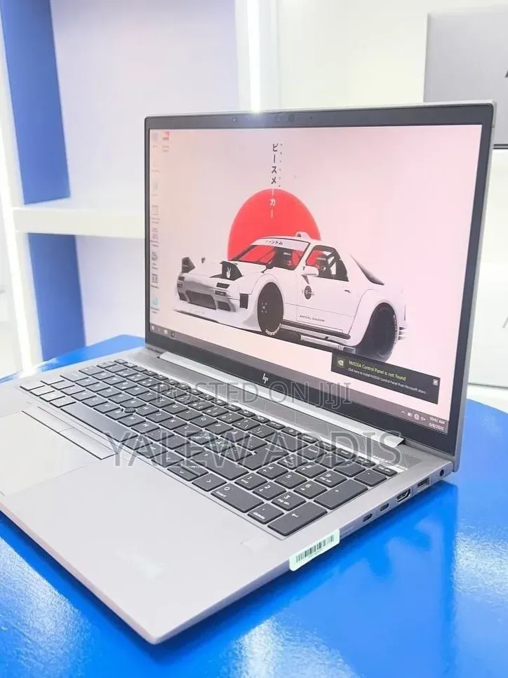 New Laptop HP ZBook Firefly G8 16GB Intel Core i7 SSD 512GB