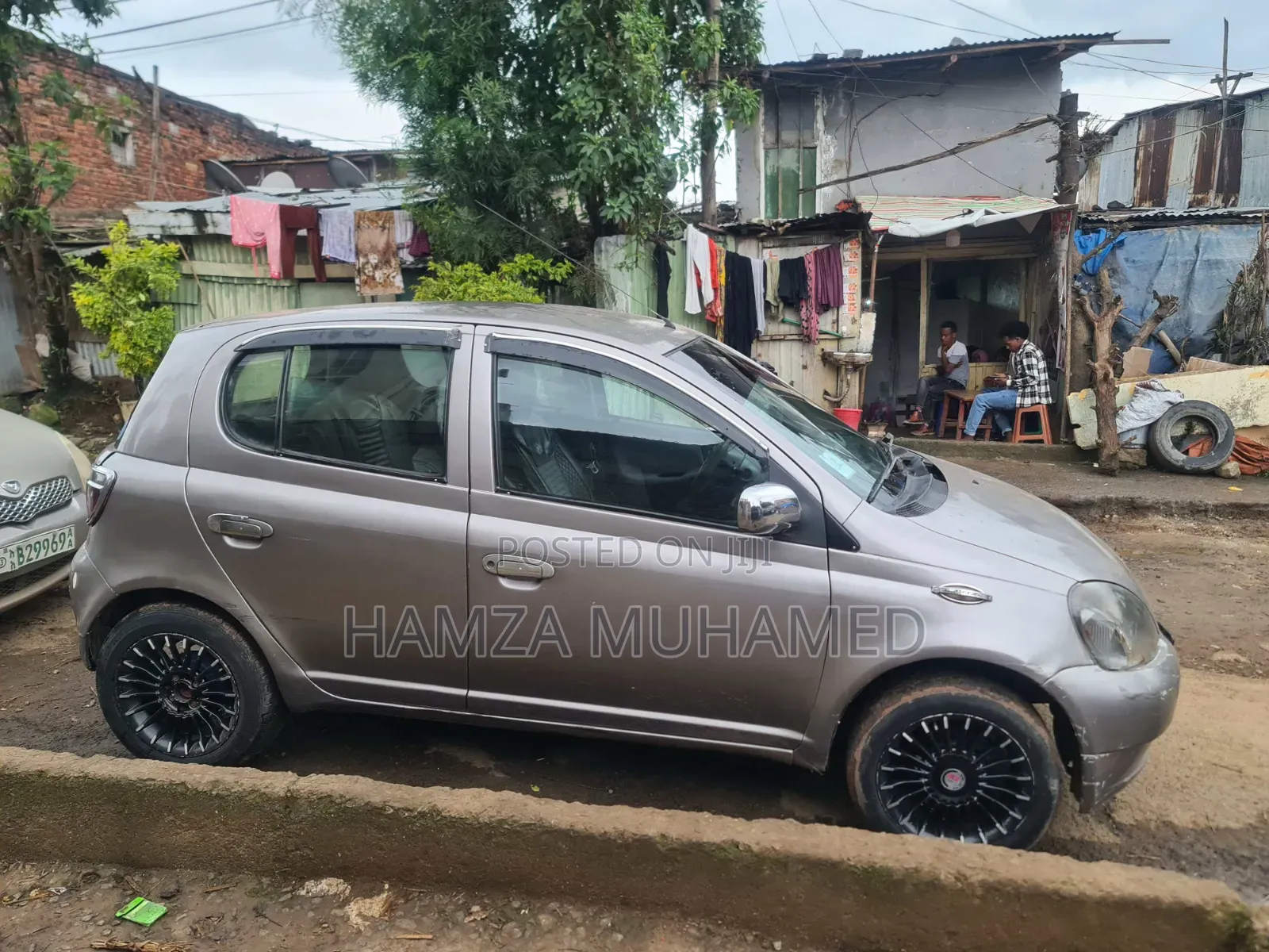 Toyota Vitz 2001 Gray