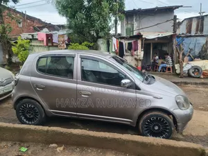 Toyota Vitz 2001 Gray