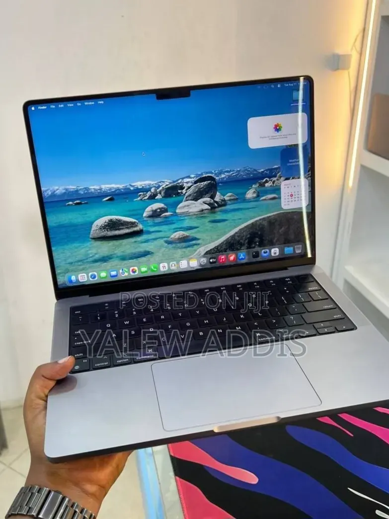 New Laptop Apple MacBook Pro 2023 M3 8GB Apple M3 SSD 512GB