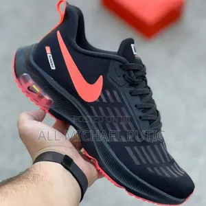 Nike Zoom Running Structure Shoes