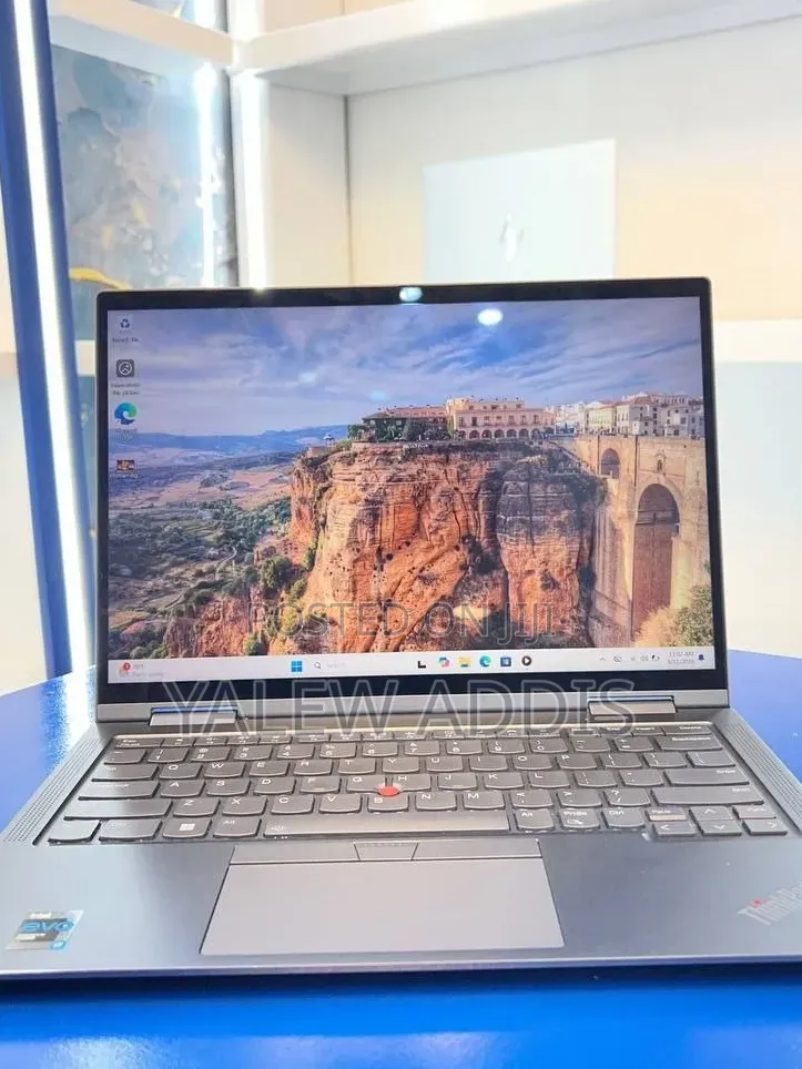 New Laptop Lenovo ThinkPad X1 Yoga 16GB Intel Core i7 SSD 512GB