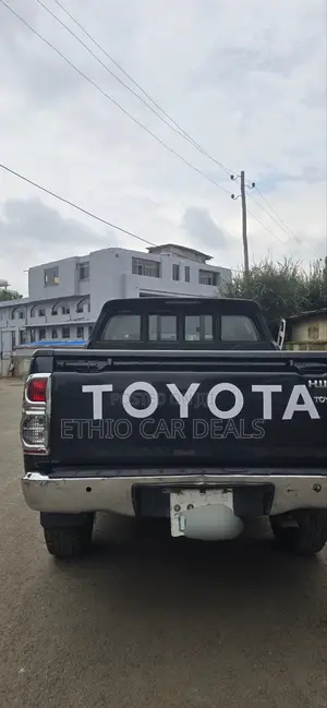 Toyota Hilux 2012 Black