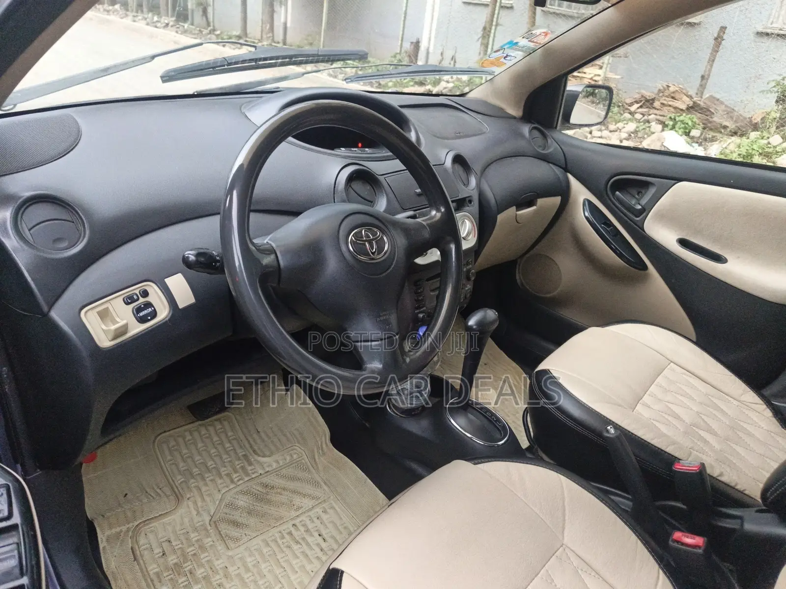 Toyota Vitz 2004 Silver