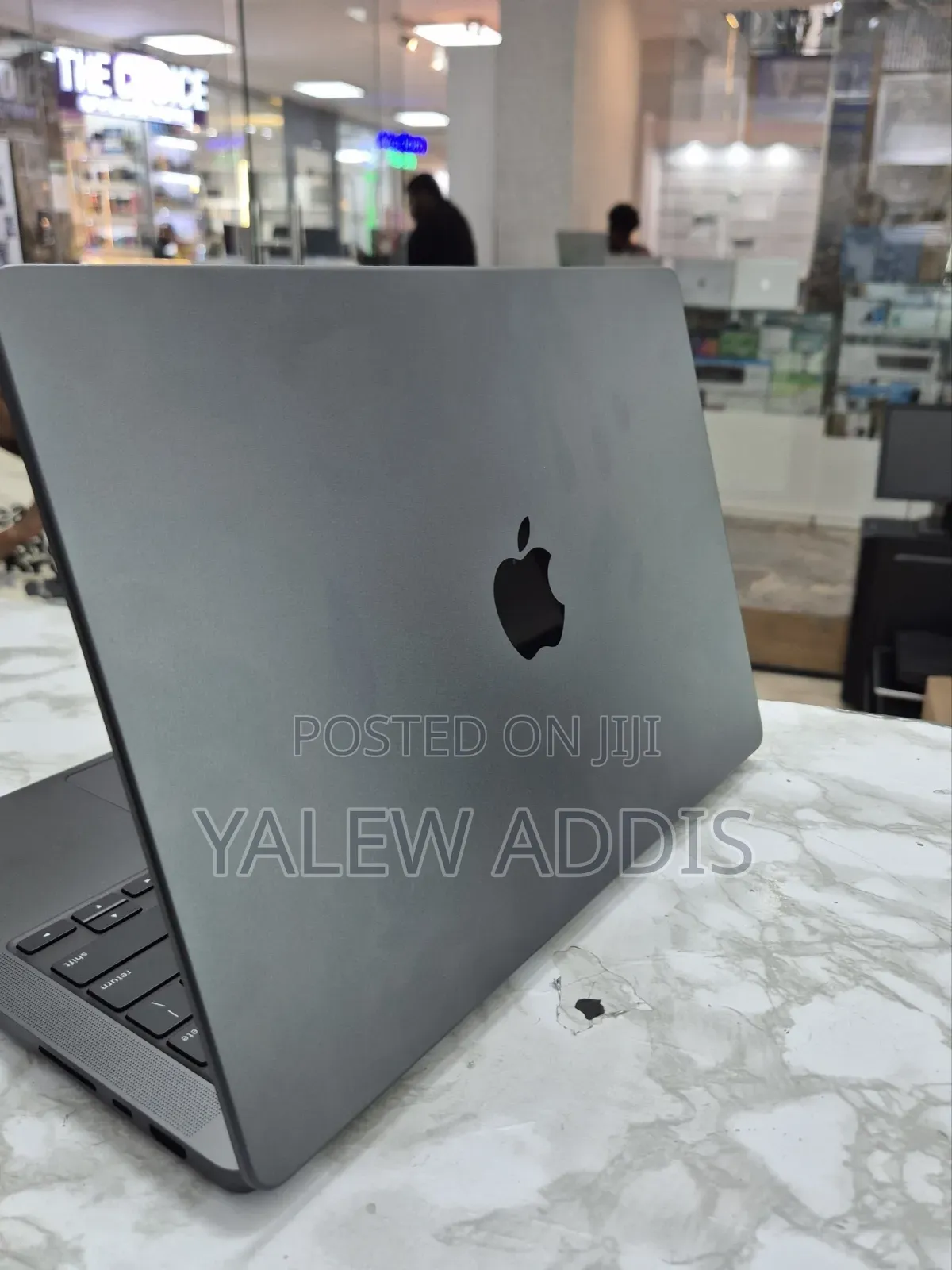 New Laptop Apple MacBook Pro 2025 M5 16GB Apple M5 SSD 1T