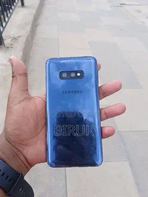 Samsung Galaxy S10e 128 GB Blue