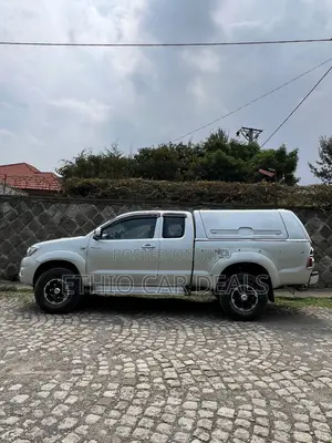 Toyota Hilux 2010 Silver