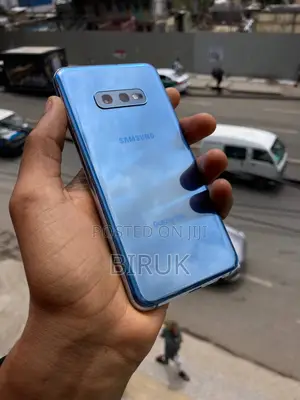 Samsung Galaxy S10e 128 GB Blue