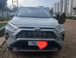 Toyota RAV4 2021 Green
