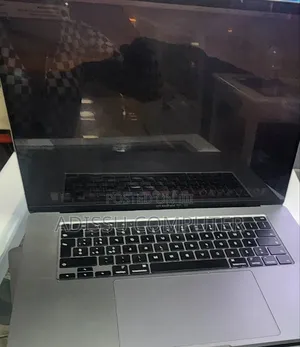 New Laptop Apple MacBook Pro 2019 16GB Intel Core i7 SSD 512GB
