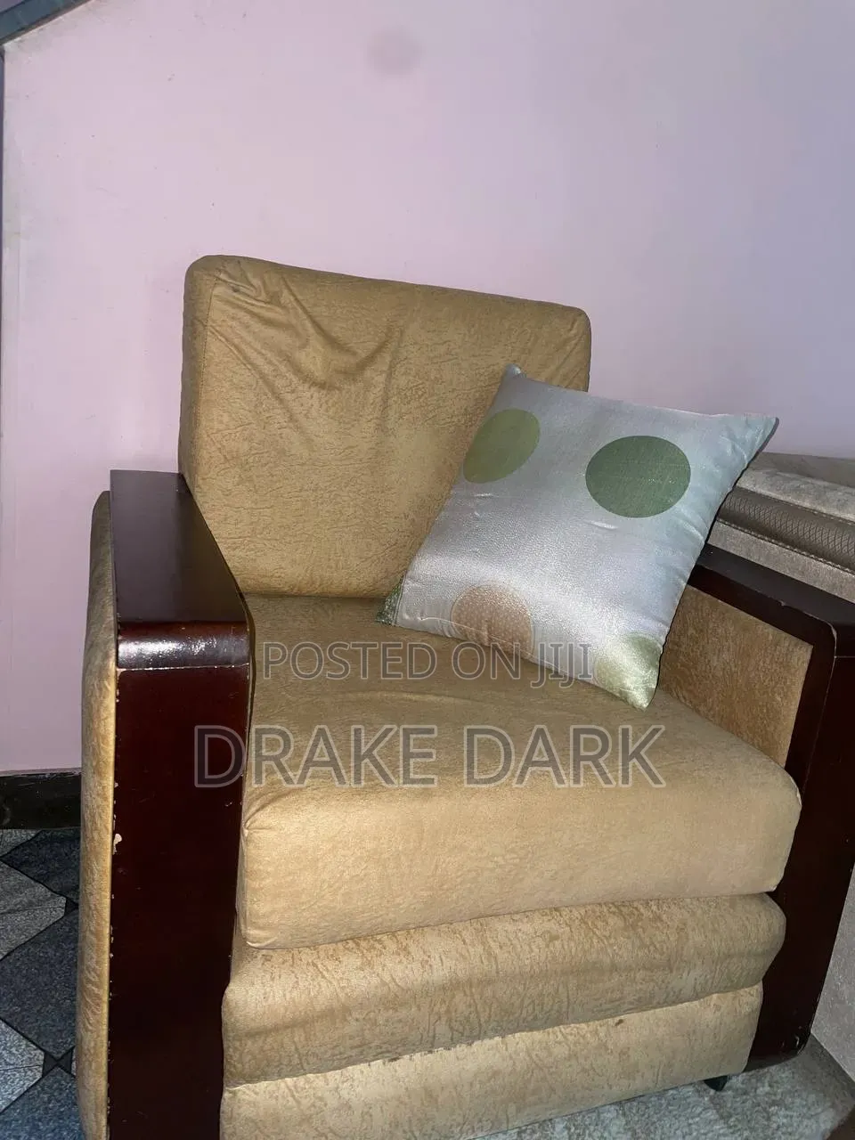 Wanza Sofa