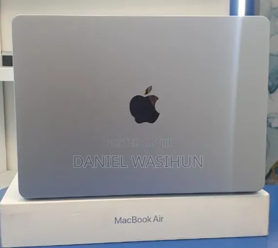 New Laptop Apple MacBook Air 2025 M4 16GB Apple M4 SSD 512GB