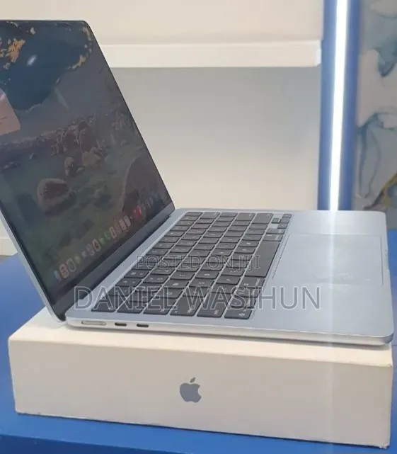 New Laptop Apple MacBook Air 2025 M4 16GB Apple M4 SSD 512GB
